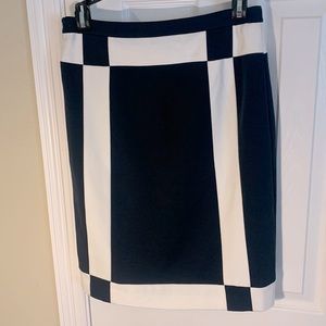 Doncaster collection navy & cream geometric patterned pencil skirt size 4